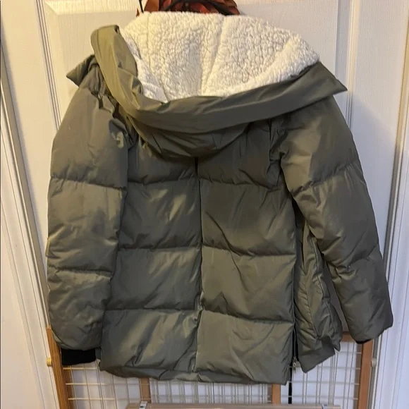 Orolay medium olive green winter coat. - Picture 3 of 5